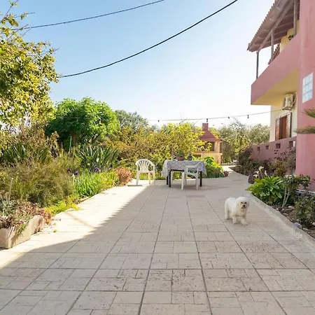Olive Apartment Near The Beach Gazi Exterior photo